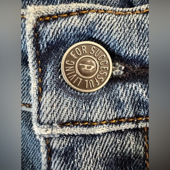 NWT Women’s Diesel Boyfriend Style Ankle Length StreetWear 5 Pocket Denim Jeans - Picture 5 of 14